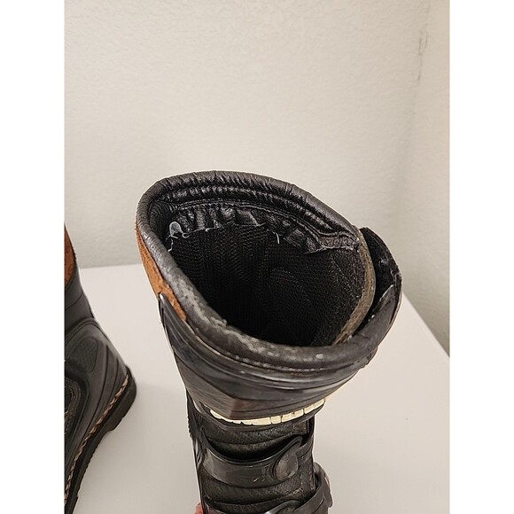 Answer Boys Racing Youth Boots Size 3 Show Lots Of Wear Please See Pictures - Picture 10 of 12